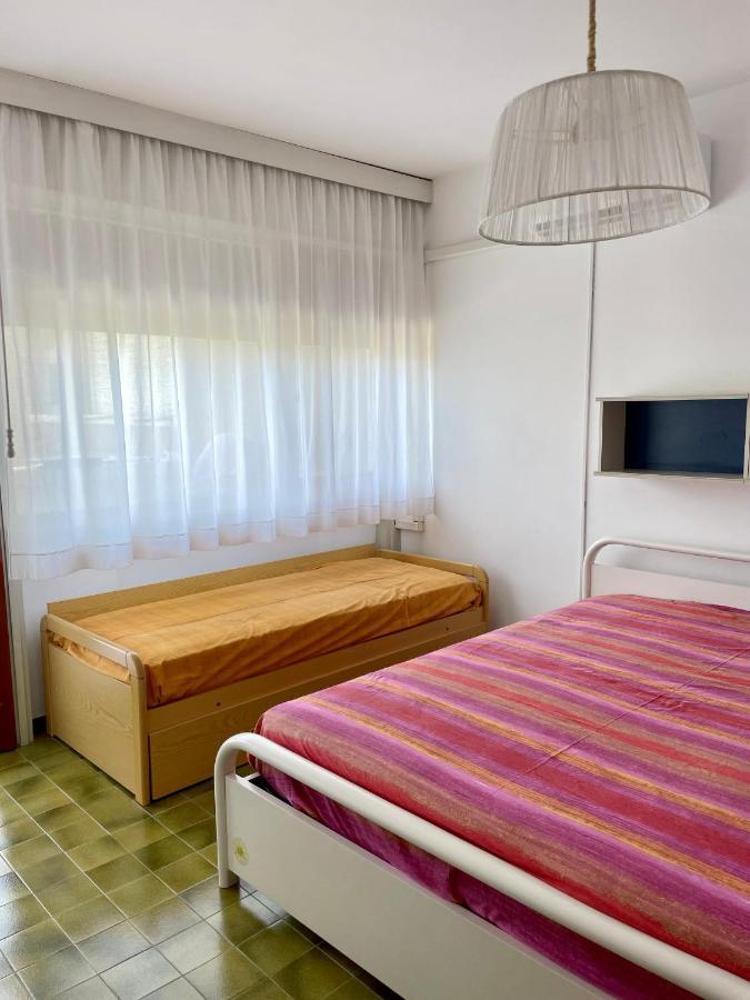 Condominio Centrale 104 Lignano Sabbiadoro Exteriör bild